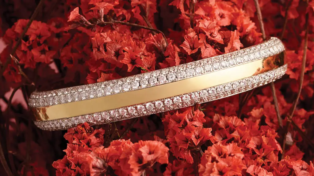 Ouro cuff in 18-karat gold and diamonds by Graziela image