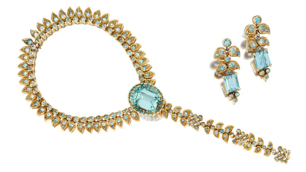 Necklace and earrings at Phillips image