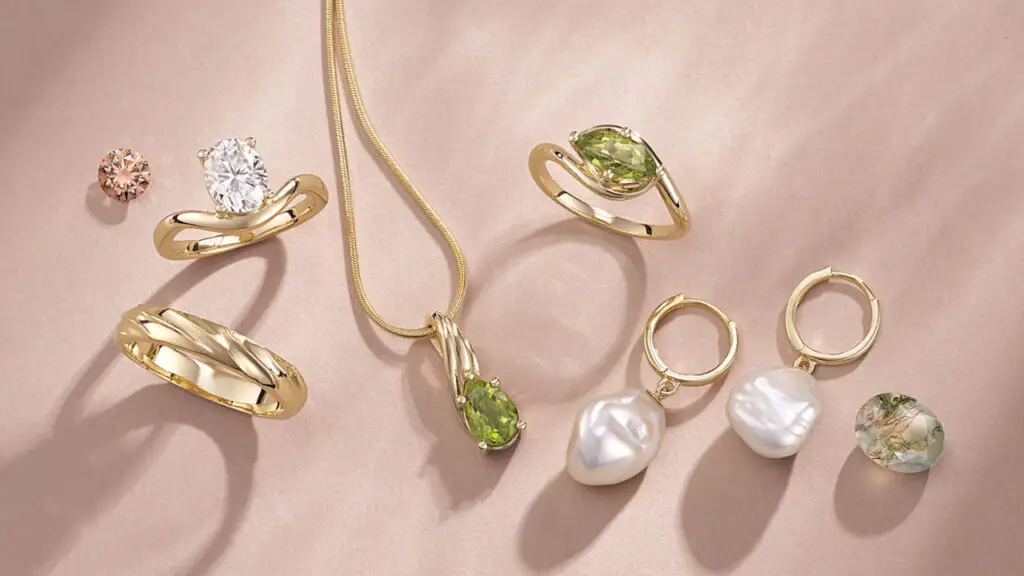 Stuller jewelry with a flowing, sculptural feel image