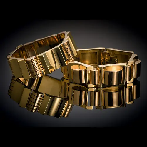 Tank bracelets,
c. 1940 image