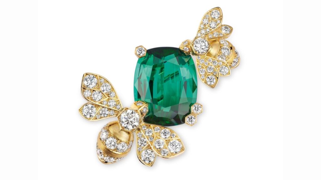Chaumet Bee brooch in yellow gold with a 13.87-carat green tourmaline and diamonds image
