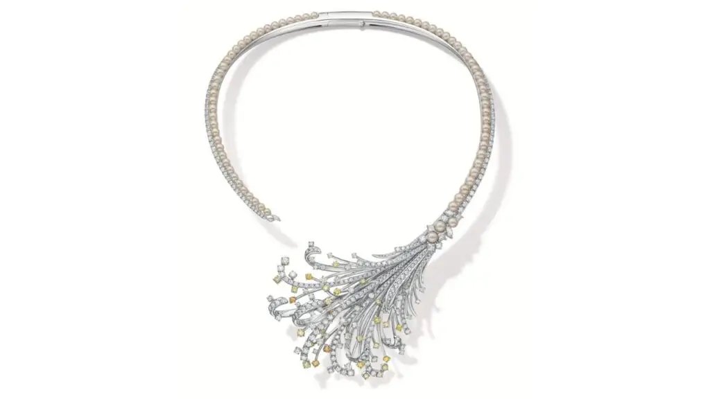 Tasaki's Lumineux necklace in 18-karat gold with akoya pearls and diamonds image