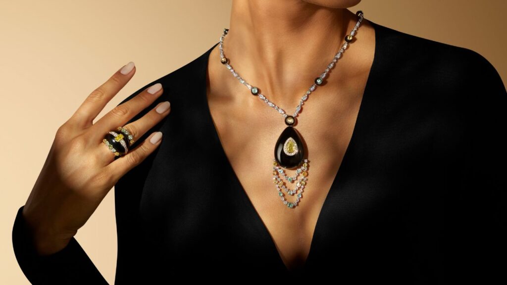De Beers' Essence of Nature jewels with diamonds and hand-carved jet image