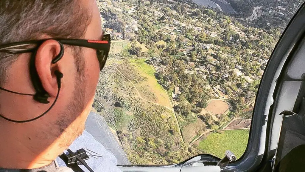Image of Dan Moran flying his plane