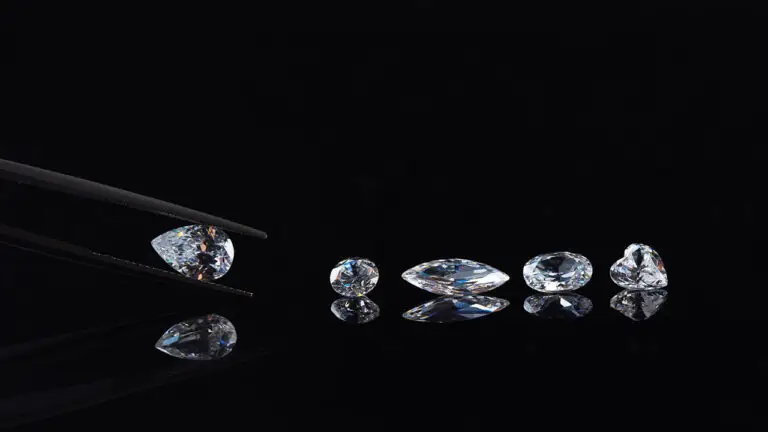 Lab-grown diamonds image