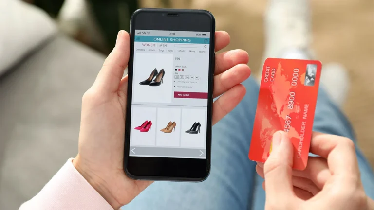 A woman purchasing goods online image