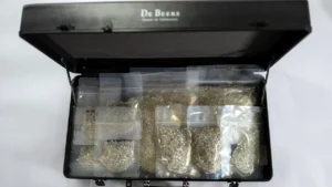 A De Beers sight box image
