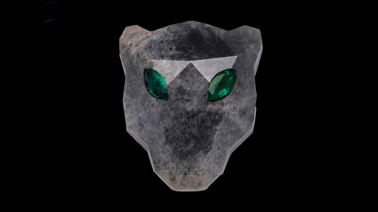 The carved panther's face diamond image